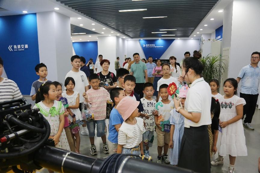 EVO真人控股集团第三届家属开放日活动圆满举行